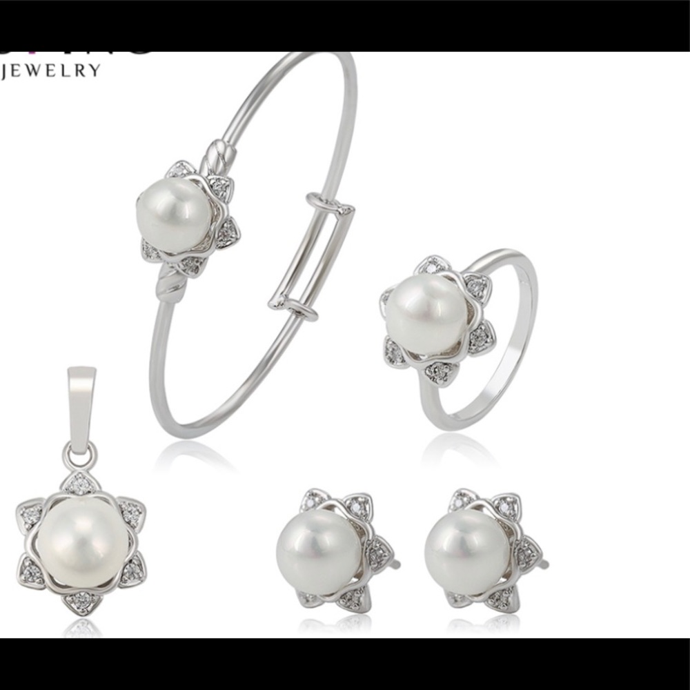 Children’s jewelry set!!!